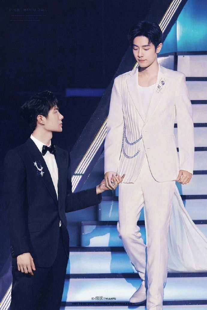 白小姐、王中王與肖中的神秘關(guān)聯(lián)，深度解讀背后的故事，白小姐、王中王與肖中的神秘聯(lián)系，深度解讀背后的故事揭秘