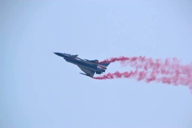 殲-10與F-16在巴基斯坦，技術(shù)比拼下的空戰(zhàn)實力對比，巴基斯坦空戰(zhàn)實力比拼，殲-10與F-16技術(shù)對決