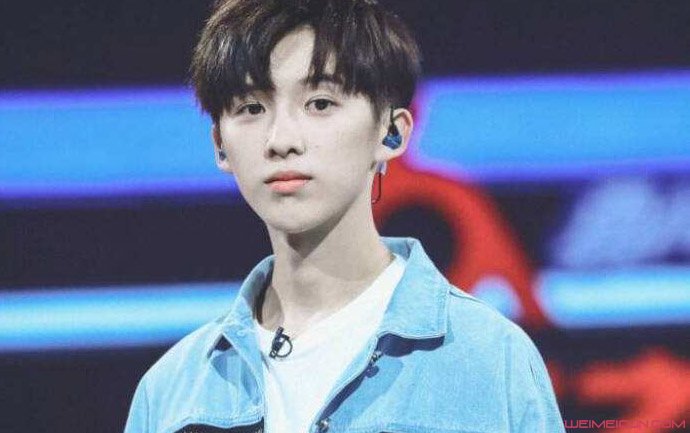 徐佳寧個(gè)人資料、年齡及經(jīng)歷詳解，徐佳寧個(gè)人資料揭秘，年齡與經(jīng)歷全解析