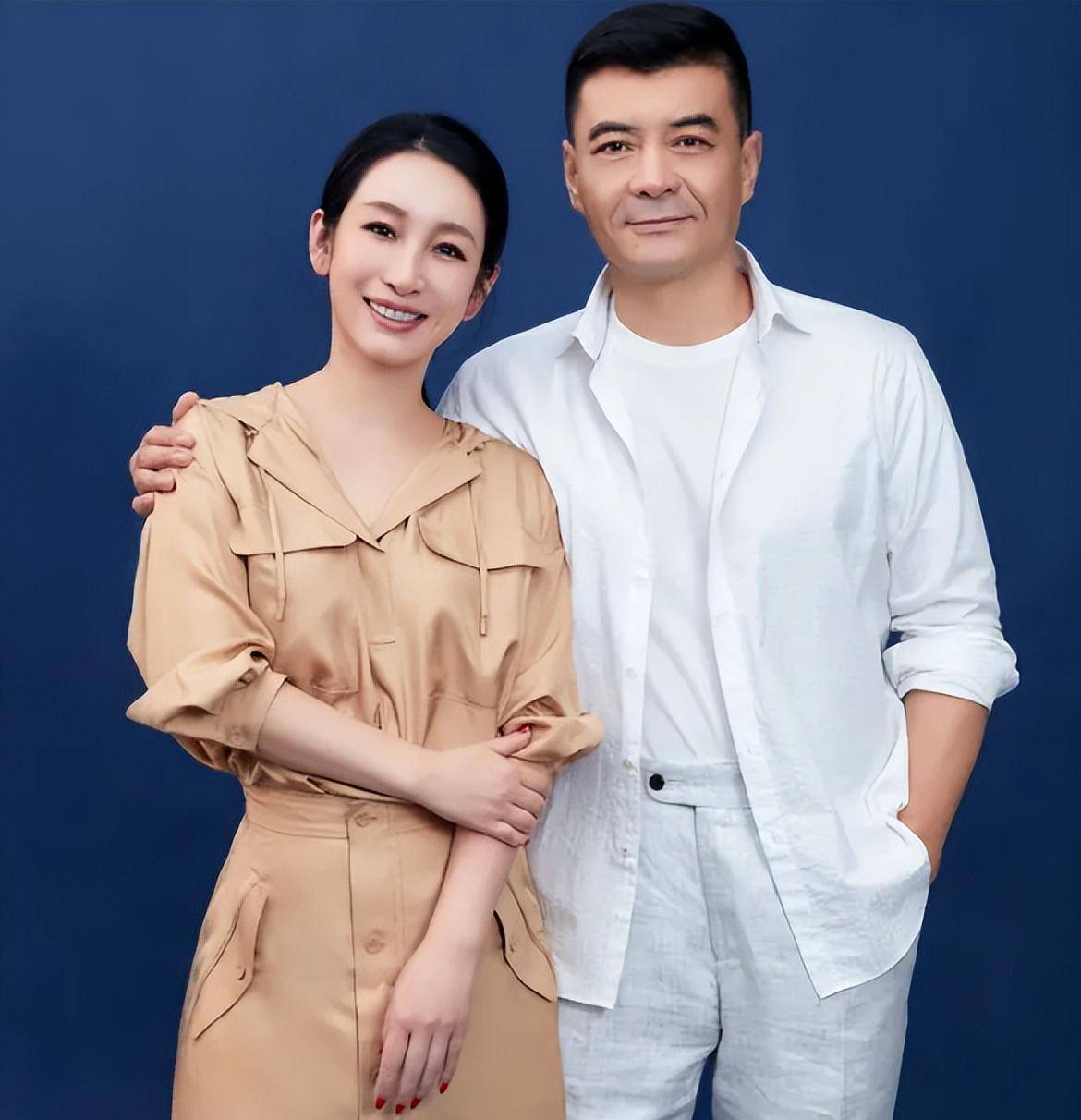 秦海璐老公王新軍簡介，一位才華橫溢的演員與導演，秦海璐老公王新軍，演員與導演的才華橫溢簡介